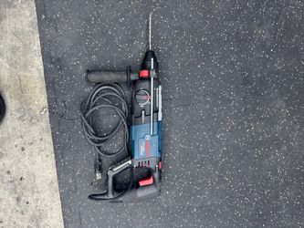 BOSCH 8.5 Amp GBH2-28L SDS-plus Bulldog Xtreme Max 1-1/8 In. Rotary
