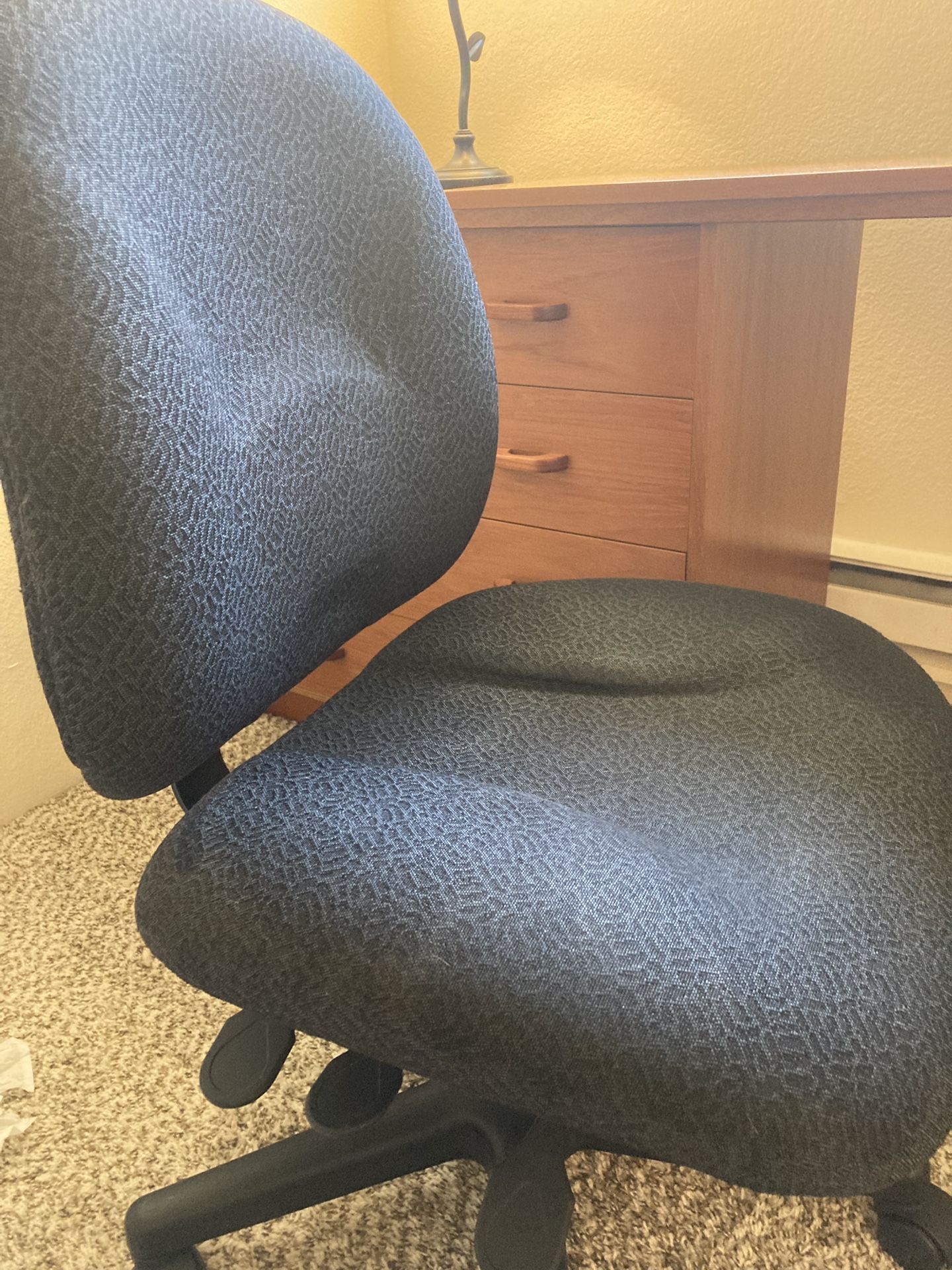 PENDING*****Vogel Peterson Adjustable Office Chair