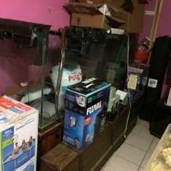 125 gallon fish tank / aquarium / terrarium, Pond, Saltwater.