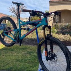 Full Suspension Mountain Bike 