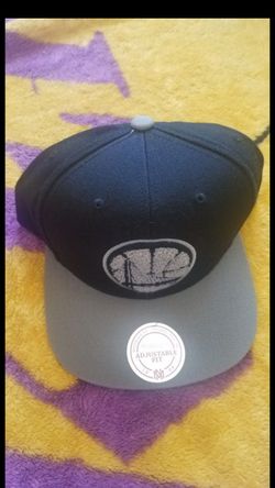 Warriors hat and Adidas sweats size M men's