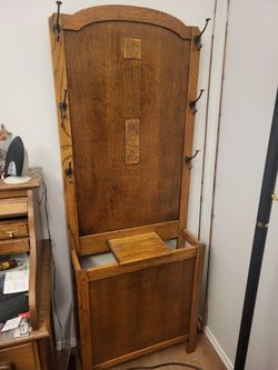 Oak hat stand