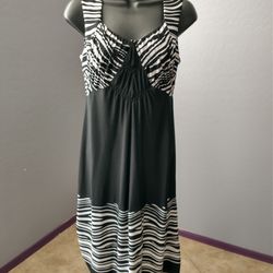 Emma & Michele black and white striped small dress
