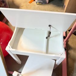 Adorable Melissa And Doug Kids Desk 