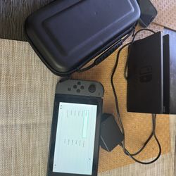 Nintendo Switch +case+2 Games + 6 Controllers **bundle