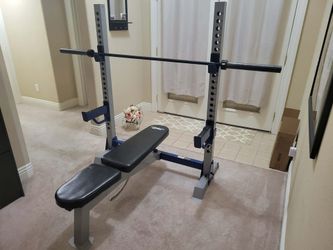 Fitness Gear Weight Bench(bench Holds 600 Pounds) W/ Olympic bench bar (7ft, 45lb)