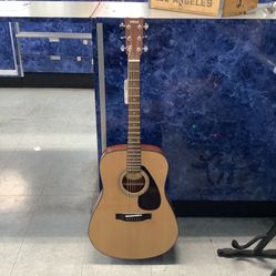 Yamaha Acoustic Guitar 