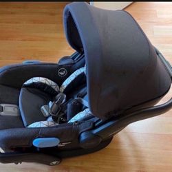 UPPAbaby Mesa Max Infant Car Seat/Base with Load Leg and Robust Infant Insert Included/Innovative Safety Features + Simple Installation/Direct Strolle