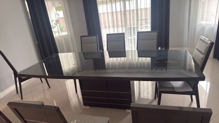 Dinning table