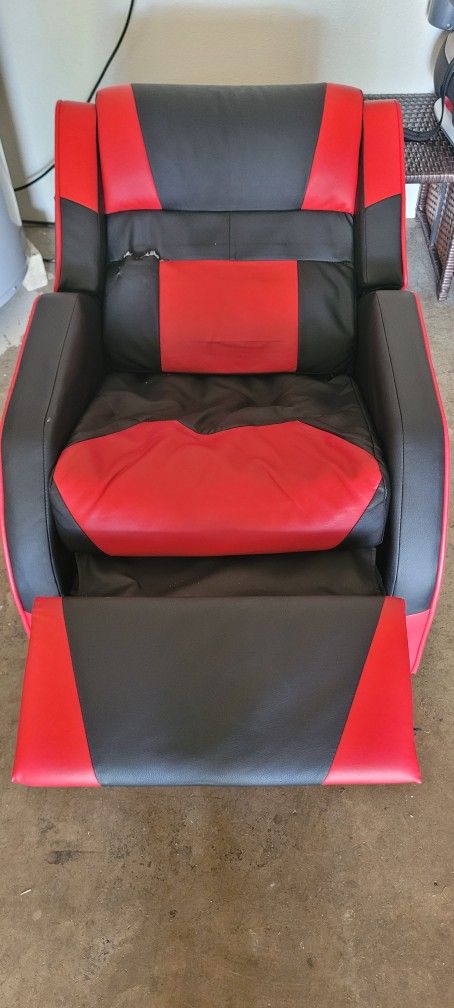 FREE KIDS RECLINING GAMING CHAIR