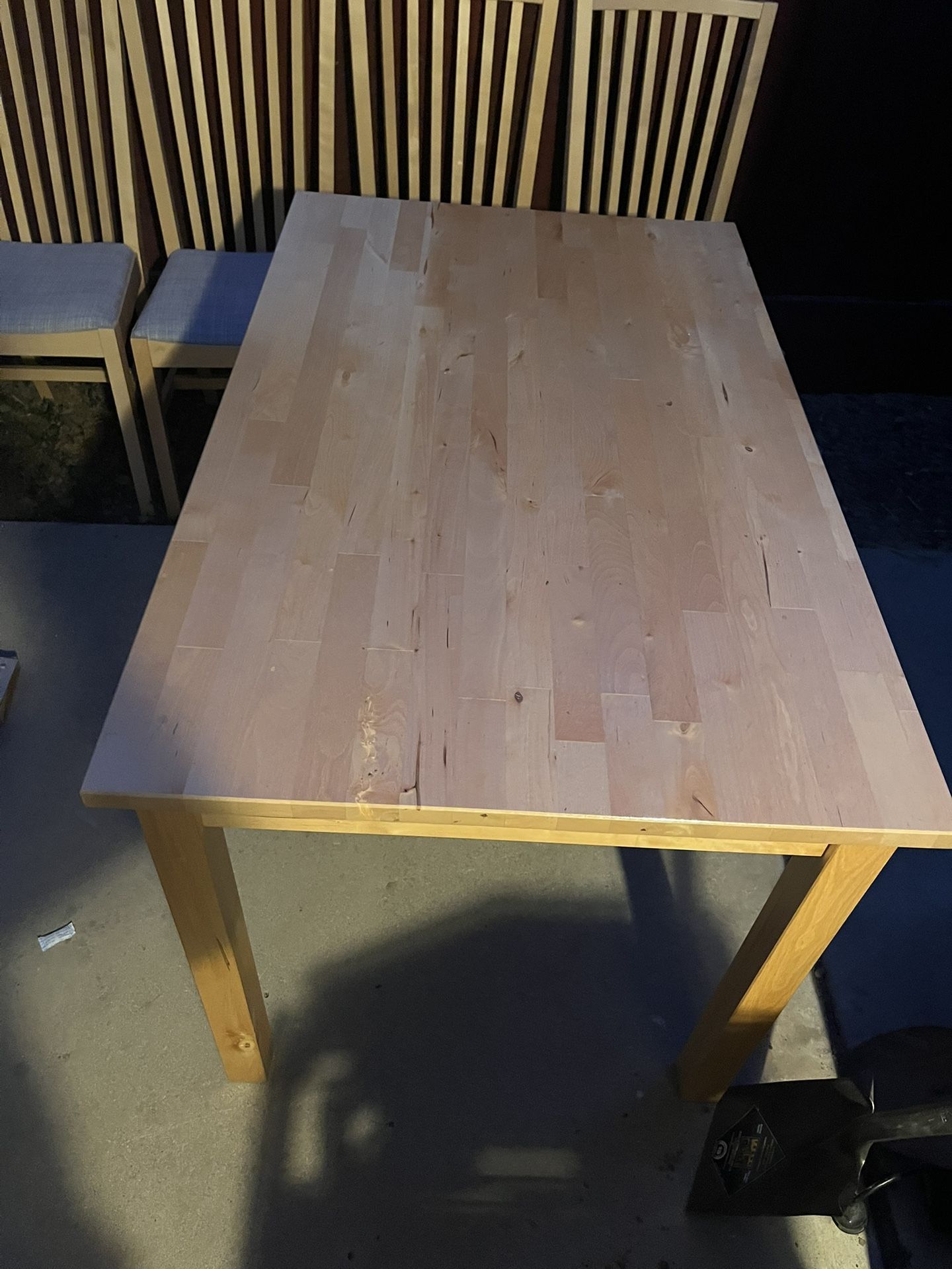 Small Kitchen Table/4 Chairs