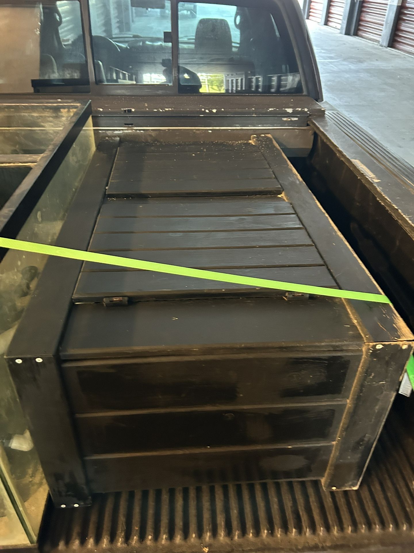 100 Gallon Salt Water Fish Tank