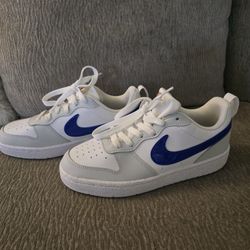 Nike Tennis Shoes 