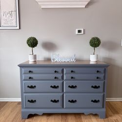 🤎🩶✨Beautiful Solid Wood Dresser🤎🩶✨