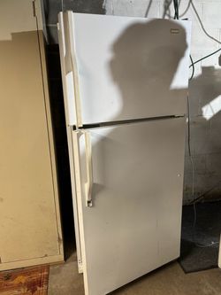 White Top-Freezer Refrigerator