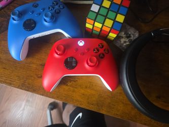 Xbox seires controllers pair