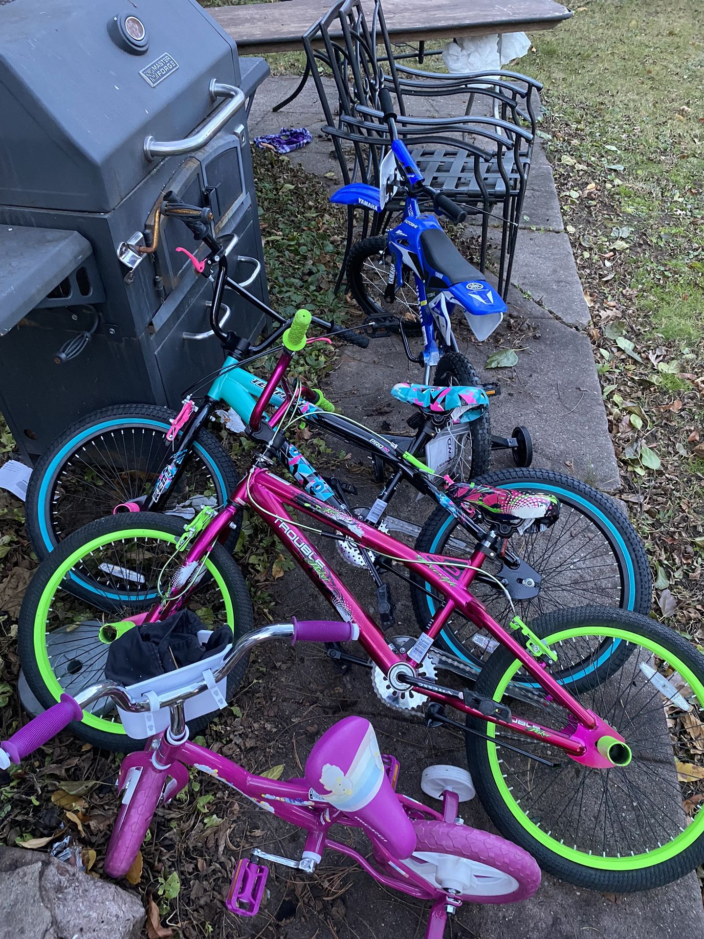 Kids bikes (New) (pickup)