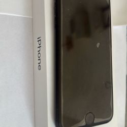 iPhone SE 2nd Generation. Unlocked. Good Condition With Case And Grass Protectors