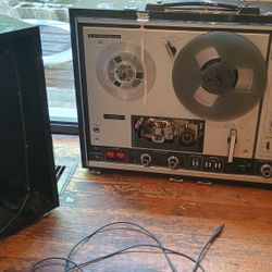 1970’s Sony TC-353 Portable Reel To Reel Recorder.