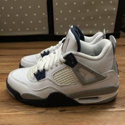 Midnight Navy Jordan 4 Retro GS Size 4Y