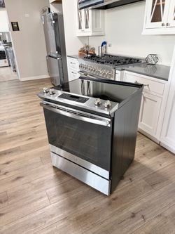 GE  30 Inch Slide-In Electric Range