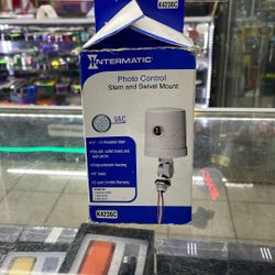 Intermatic K4236C Stem & Swivel Mount Thermal Photocontrol – 120V