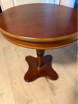 Circular Table