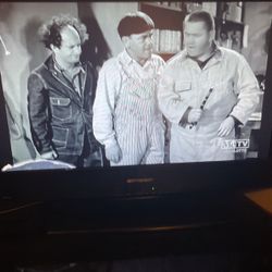 24 inch flatscreen Emerson TV combo DVD