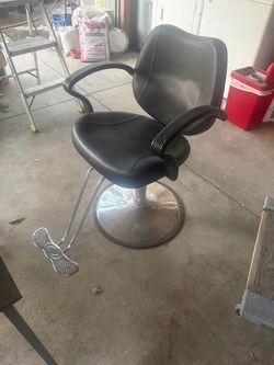 Black Hydraulic Salon Barber Chair