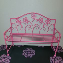 Girls Pink Doll bemch