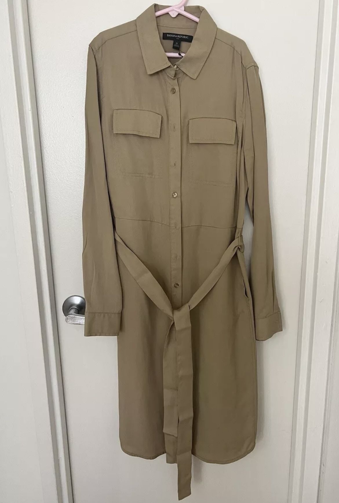 Banana Republic Khaki Collared Long Sleeve Midi Dress With Belt And Pockets - joarbit.com Banana Republic Khaki Collared Long Sleeve Midi Dress With Belt And Pockets - joarbit.com