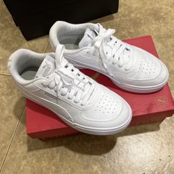Puma Woman’s White shoes 