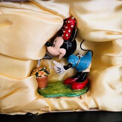 Disney Department 56 Minnie Mouse