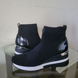Michael Kors Skyler Black Knit Wedge Sock Booties - Size 7.5 - Like New! 