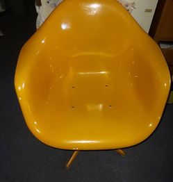Herman Miller Charles Ray Eames Style Chair