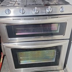 DOUBLE OVEN STOVE RANGE..(CLEAN)