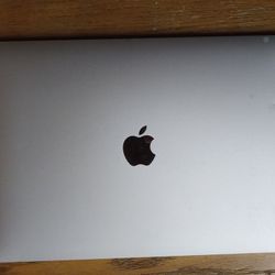 FOR PARTS (BROKEN SCREEN) MacBook Air