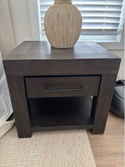 2 black night stands