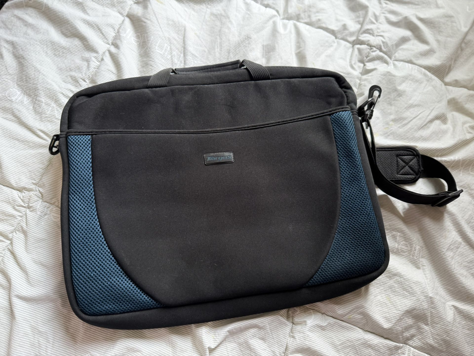 Laptop bag