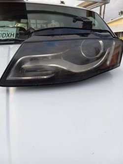 2010 Audi A4 Driverside Xenon Headlight