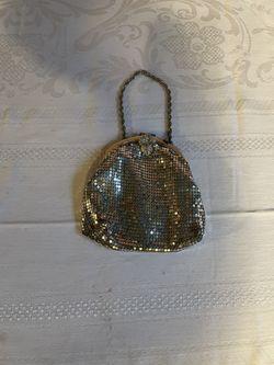 1920s fancy flapper Style silver sequenced evening purse with chain handle