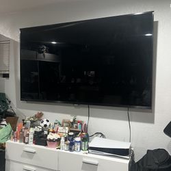 Philips 85” LED TV 4K UltraHD HDMI DOLBY AUDIO