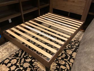 Zinus Wood Platform Bed Frame with Headboard and Mattress