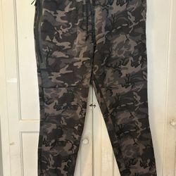Nike Tech Fleece Camo Joggers Athleisure Sz Large 