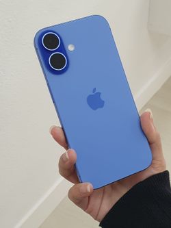 iPhone 16 6.1" (Unlocked) 128GB Excellent Ultramarine
