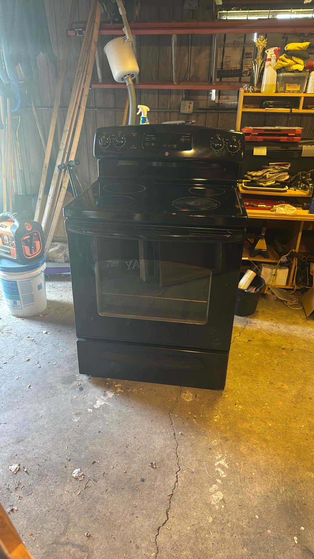 Electric GE Stove