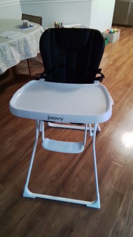 Joovy Highchair