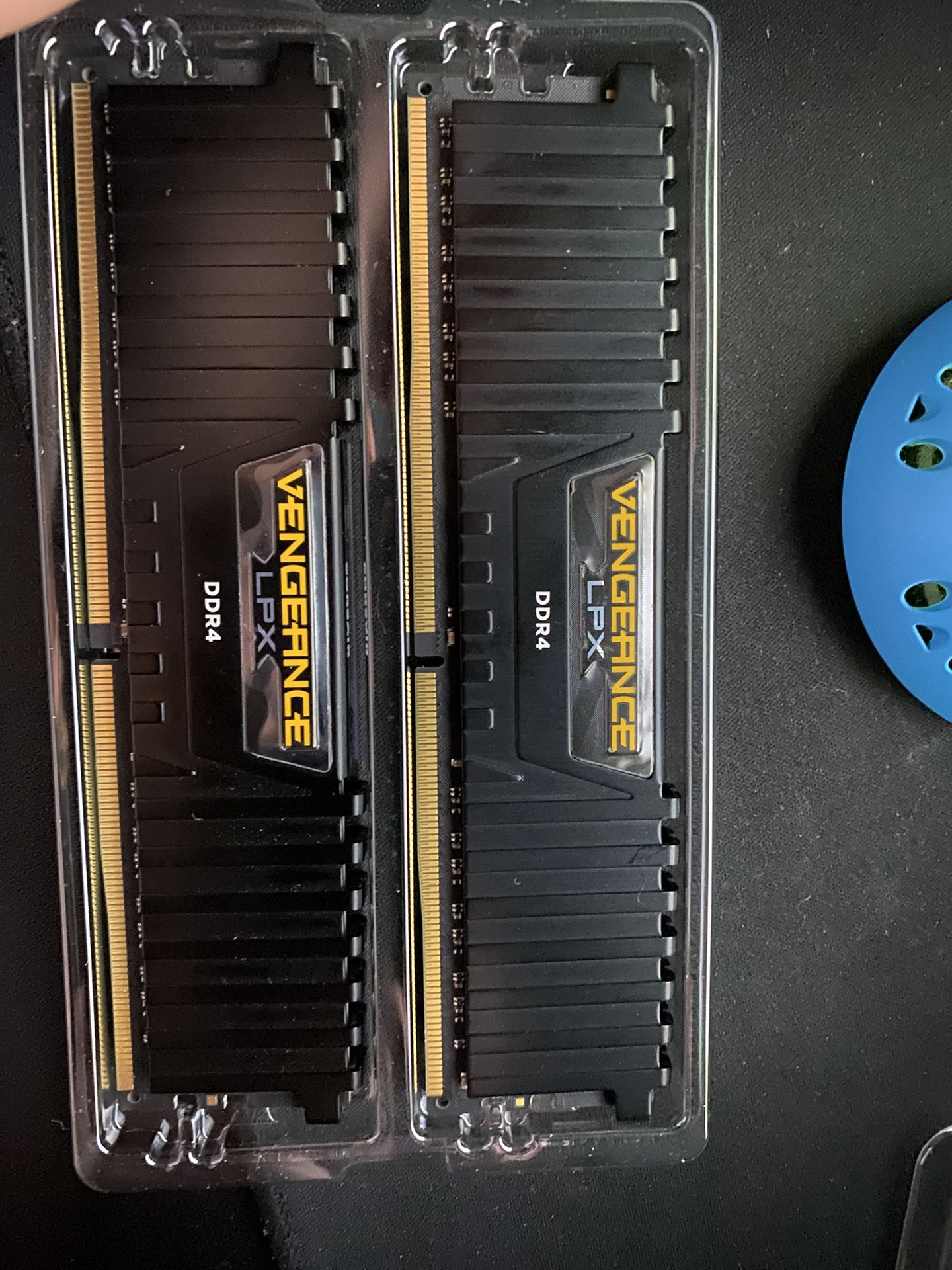 Corsair Vengeance 16gb DDR4 3000