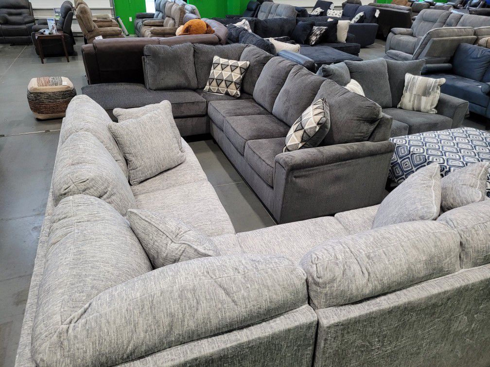 🩵 Brand New Sectionals Marked Down - First Come, First Served