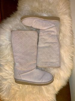Ugg Boots - 7 - New